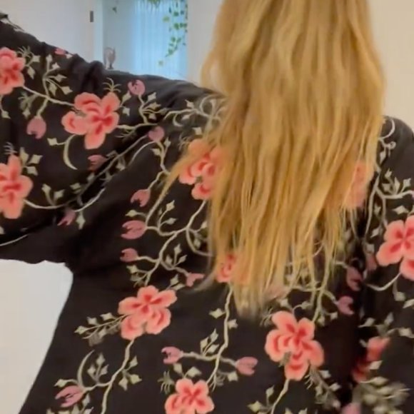 Chasing Unicorns Just Like Heaven Silk Satin Long Kimono - Picture 11 of 11